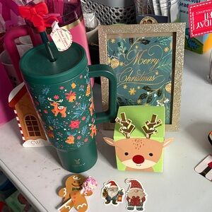 Holiday Green Travel Mug with Festive Design